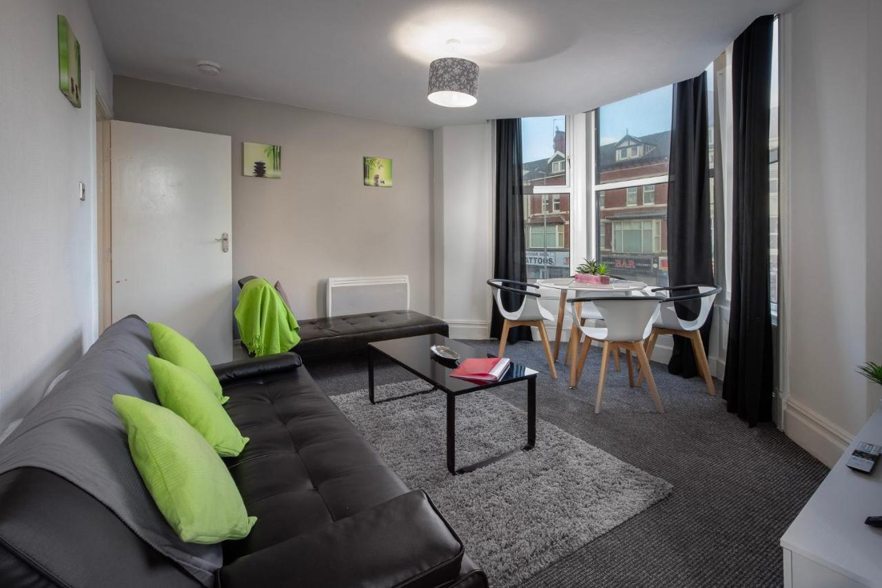02 Springfield - Sleeps 6 Apartment Blackpool Exterior photo